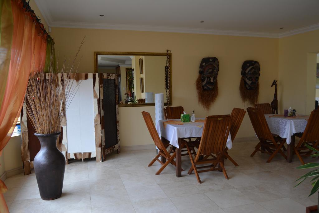 Natalie Guesthouse Bloubergstrand Esterno foto