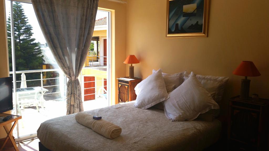 Natalie Guesthouse Bloubergstrand Esterno foto