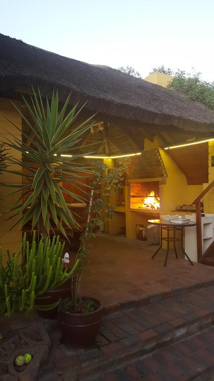 Natalie Guesthouse Bloubergstrand Esterno foto