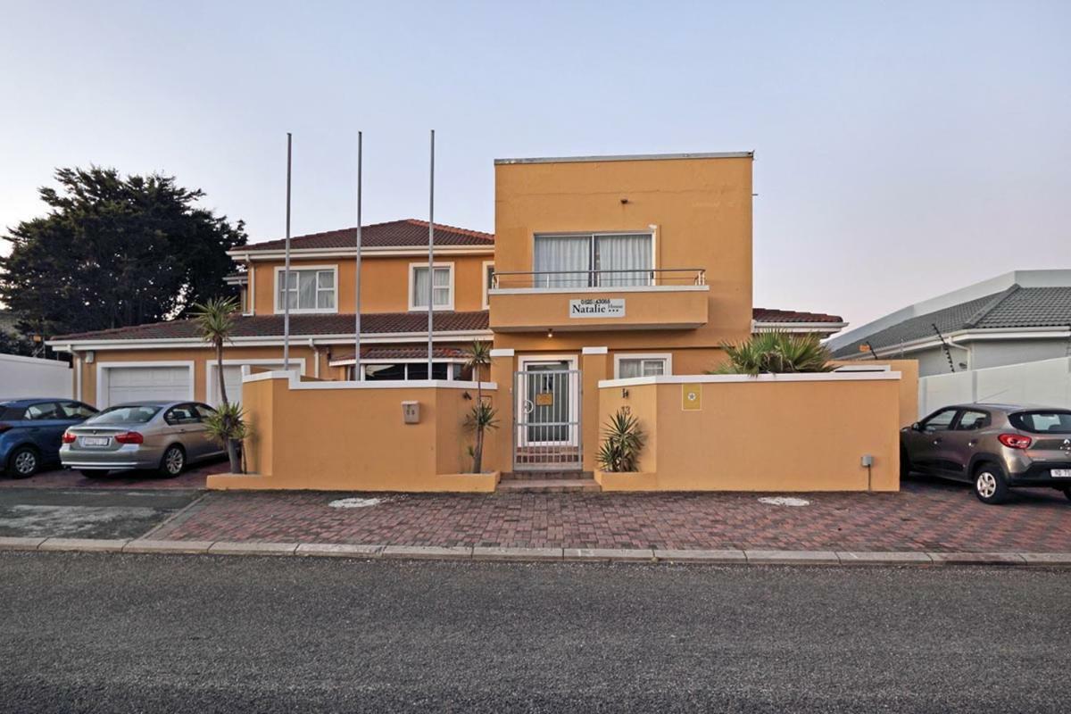 Natalie Guesthouse Bloubergstrand Esterno foto